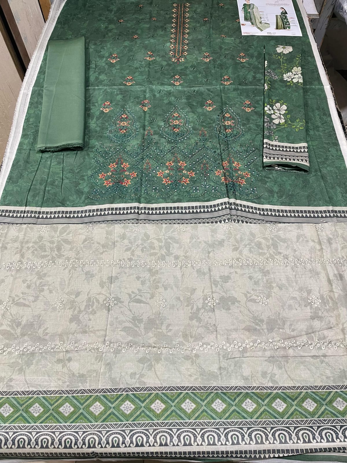 Luxury Digital Lawn Embroidered Suit 2026 | Vol-550 | Shade-08