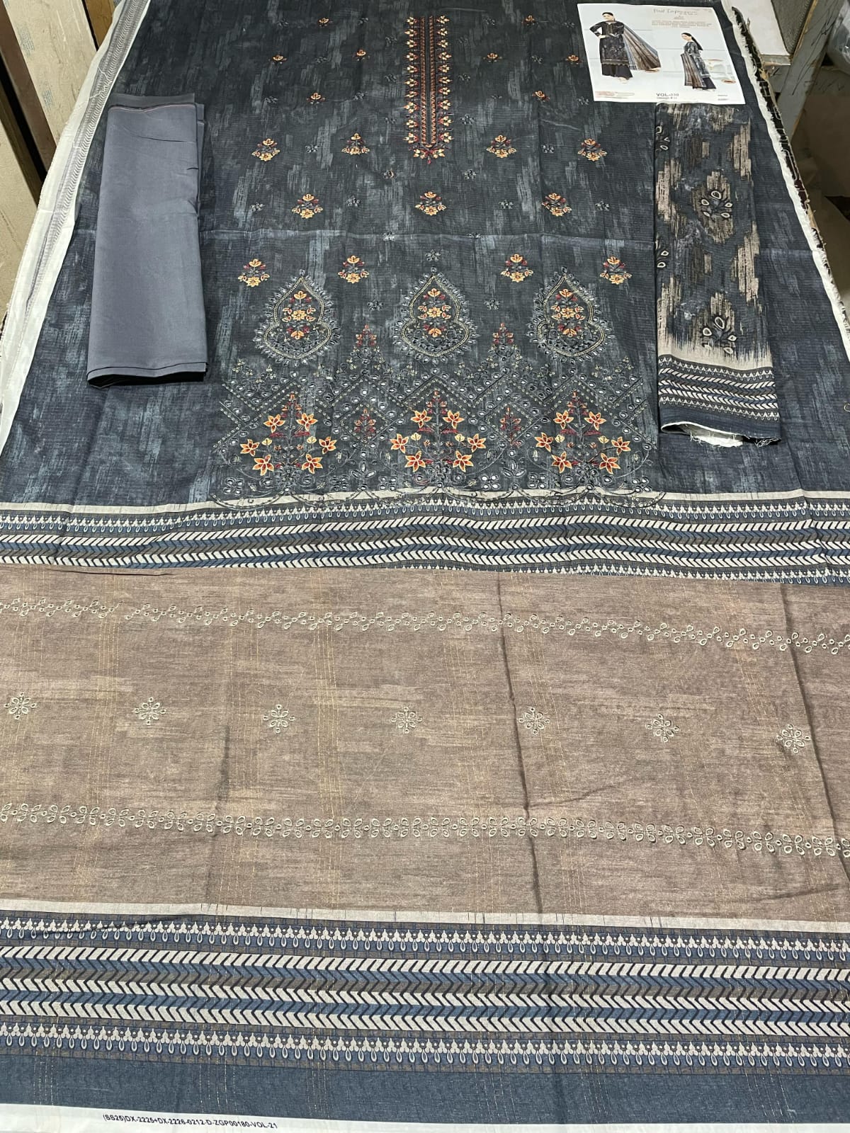 Luxury Digital Lawn Embroidered Suit 2026 | Vol-550 | Shade-07