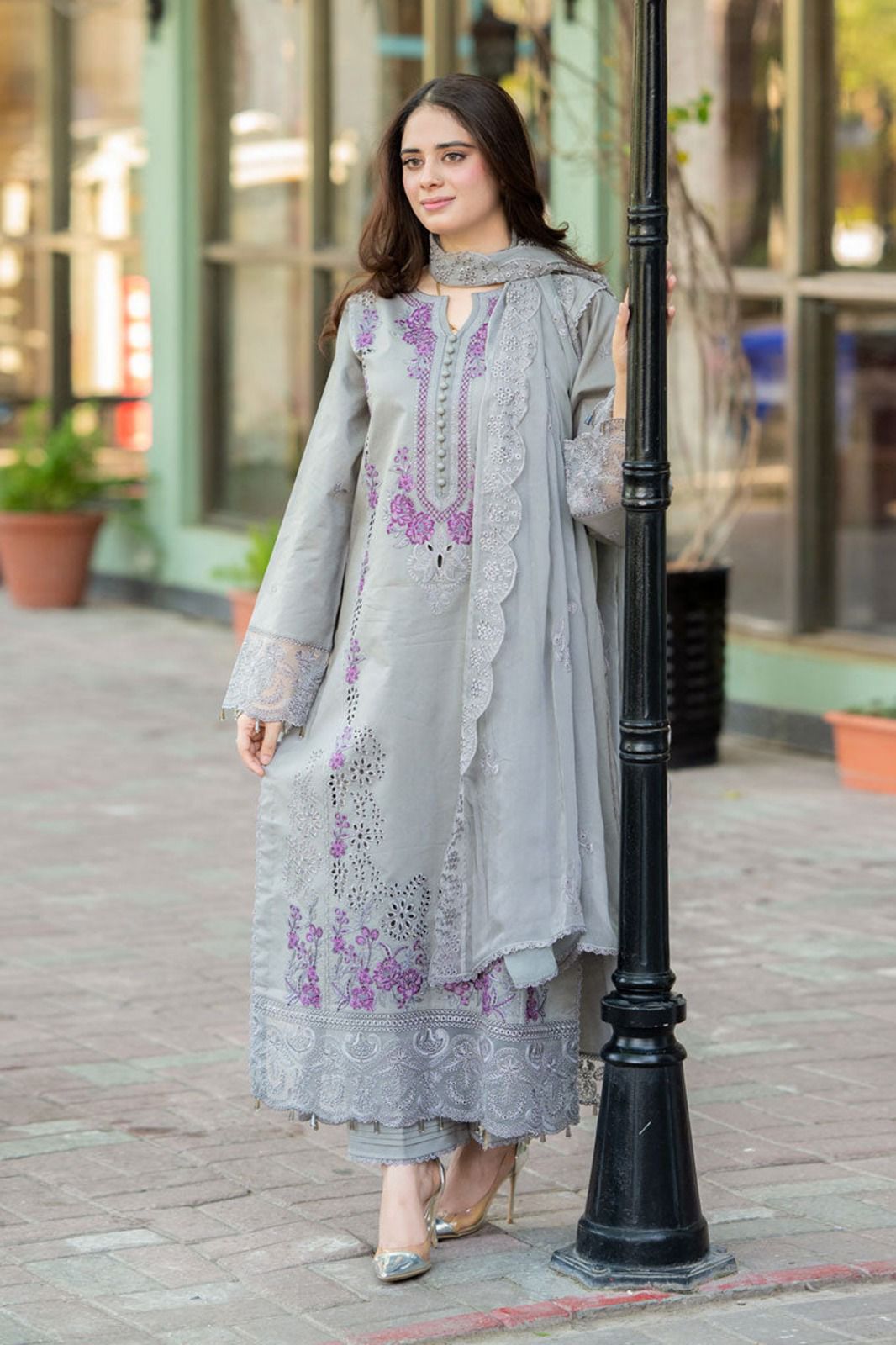 Lawn Chikan Kari Embroidered 3PC Suit – Full Embroidery & Chiffon Dupatta
